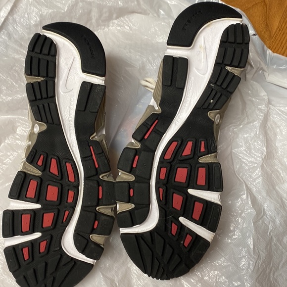 Nike Women’s Running Shoes size 10 - Picture 3 of 6